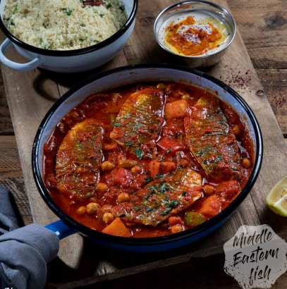 תבשיל דגים בנוסח מזרחי עם ירקות שורש תבשיל דגים בנוסח מזרחי עם ירקות שורש